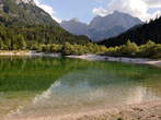 Jezero Jasna - Zgornje jezero Jasna z Razorjem in Prisankom v ozadju 