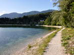 Jezero Jasna - Peš pot ob jezeru 