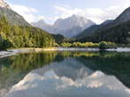 Jezero Jasna - Jezero Jasna z Razorjem in Prisankom v ozadju 