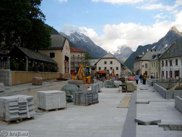 Trg golobarskih zrtev in the middle of renovation