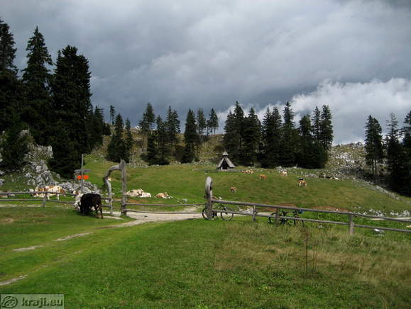 Chappel near Dom na Menini planini Mountain Hut
