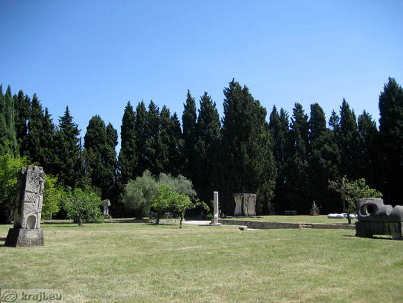 Forma Viva - zgornji del Forma Viva - zgornji del