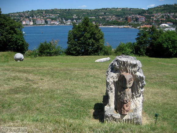 Forma Viva s pogledom na Portorož Forma Viva s pogledom na Portorož