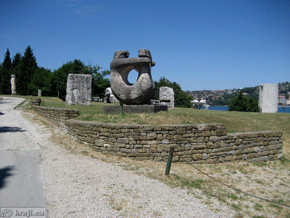 Forma Viva - Kamnite skulpture na prostem Forma Viva - Kamnite skulpture na prostem