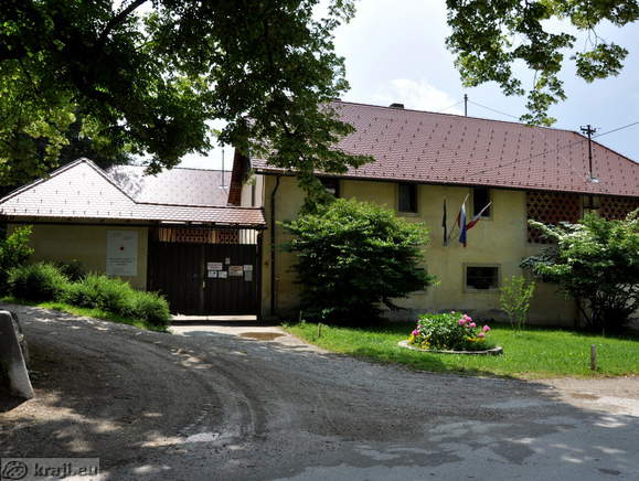 Pedagoško raziskovalni center za konjerejo Krumperk