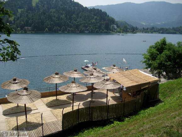 Terasa nad kopališčem