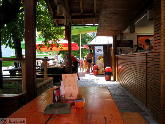 Gostinski lokal na Grajskem kopališču