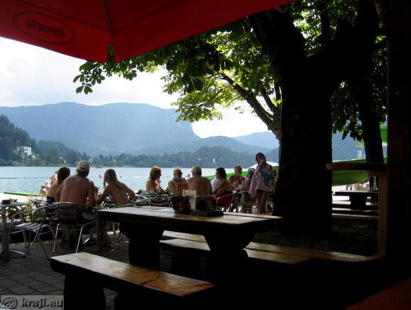 Mize gostinskega lokala ob Blejskem jezeru