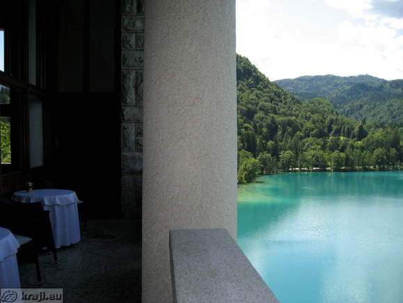 Pogled na teraso in Blejsko jezero