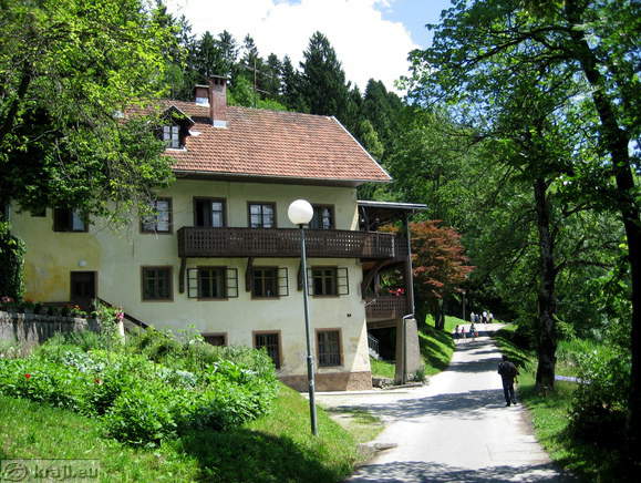 Hiša ob Veslaški promenadi