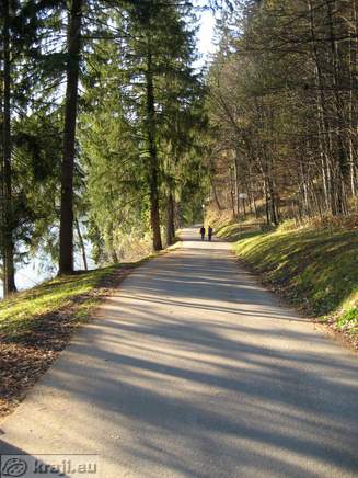 Veslaška promenada v bližini Grajskega kopališča