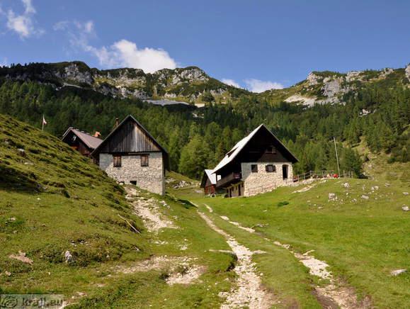 Blejska koca na Lipanci Mountain Hut below Lipanski vrh