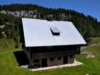Blejska koca na Lipanci Mountain Hut - Lipanca pasture 