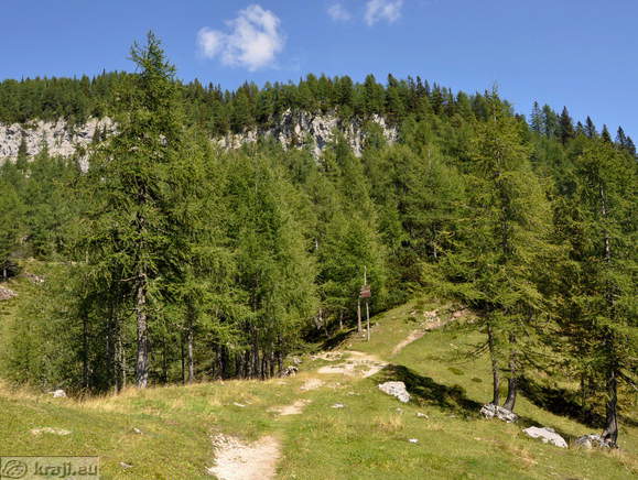 Walking Trail: Blejska koca na Lipanci Mountain Hut - Debela pec