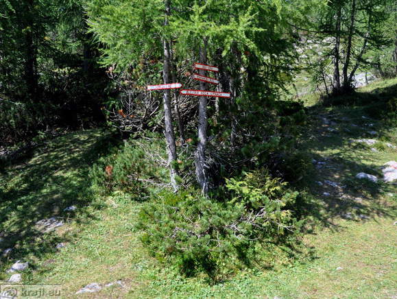 Walking Trail: Blejska koca na Lipanci Mountain Hut - Debela pec