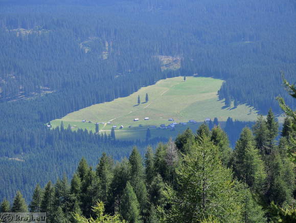 Walking Trail: Blejska koca na Lipanci Mountain Hut - Debela pec