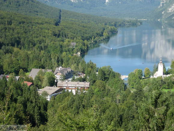 Pogled na Ribčev Laz s Peči