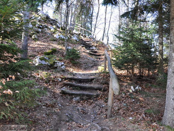 Pot po stopnicah do vrha Vodnikovega razglednika