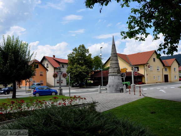 Spomenik Davorinu Jenku v Cerkljah na Gorenjskem