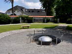Spominski park znanih osebnosti Cerkelj - Park z vodometom 