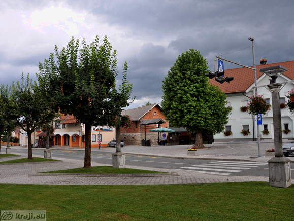 Road through the centre of Cerklje na Gorenjskem