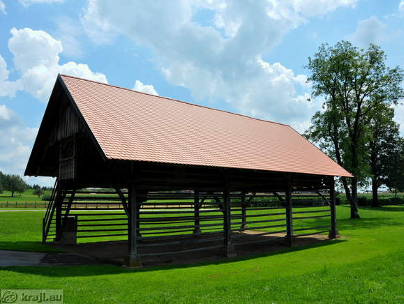 Hayrack for rural weddings