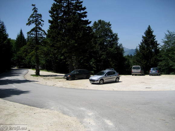 Parkirišče v bližini Krvavca Parkirišče v bližini Krvavca
