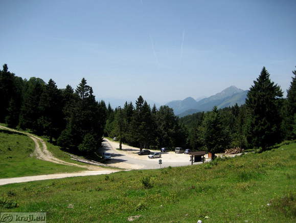 Parkirišče pod Planino jezerca Parkirišče pod Planino jezerca