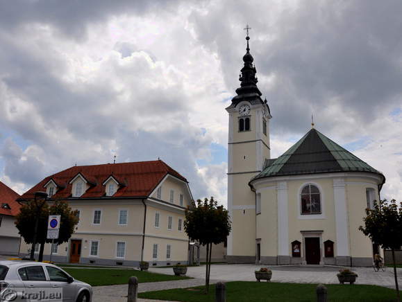 Cerkev sv. Jurija in župnišče v Šečurju