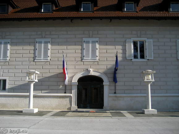 Vhod v grad Brdo z zahodne strani