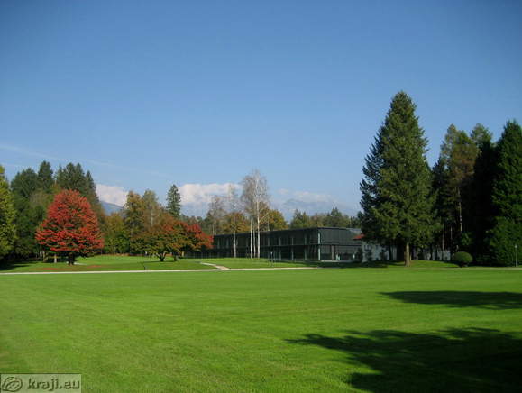 Kongresni center v parku Brdo pri Kranju