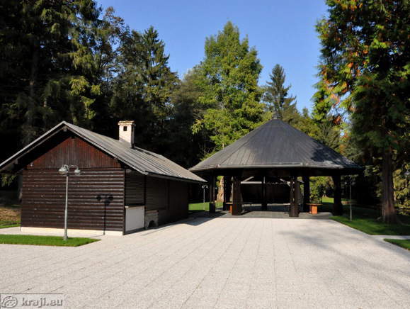 Prostor za pogostitve, praznovanja, piknike, zabave ... na Račjem otoku