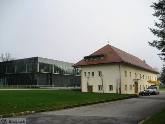 Restaurant Zois beside Congress Centre