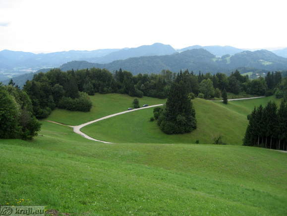 Travnik pod vrhom