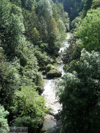 Pogled z mostu z Oldhamske ceste na zgornji del kanjona