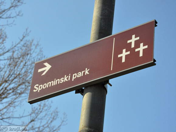 Usmerjevalna tabla - Spominski park Usmerjevalna tabla - Spominski park