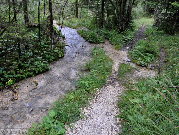 Short ascent to the Lake Kreda