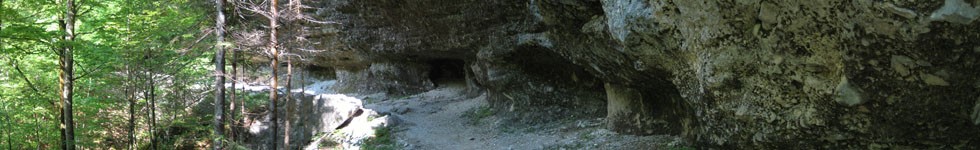 Triglavska Bistrica Weg - Pericnik Wasserfall-Aljazev dom v Vratih Berghütte