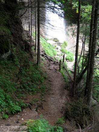 Arrival to the Lower Pericnik Fall
