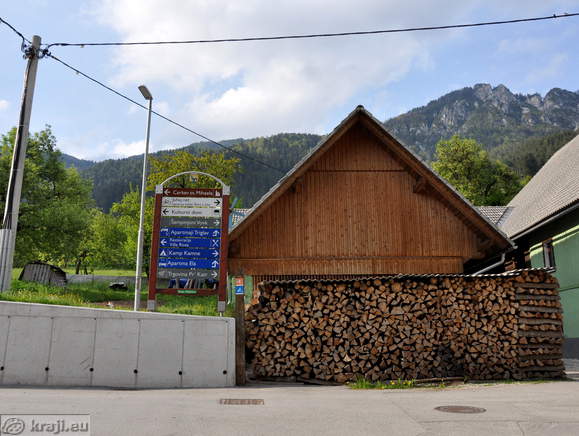 Usmerjevalne table v Dovjah