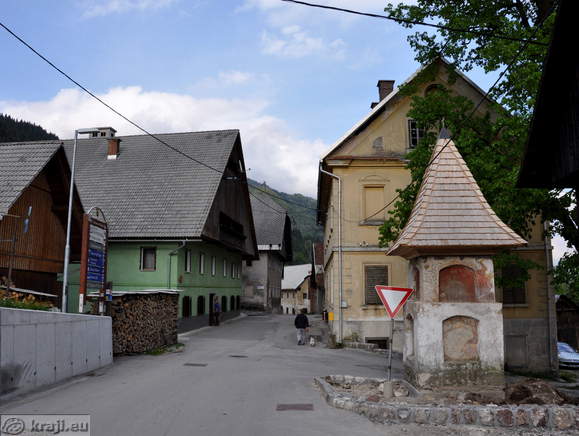 Križišče v Dovjah