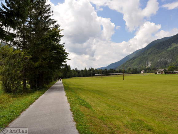 Pogled v smeri proti Gozdu Martuljku