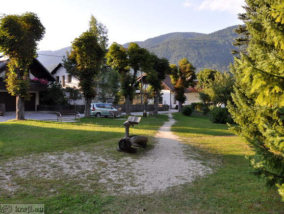 Park at the Hotel Lek