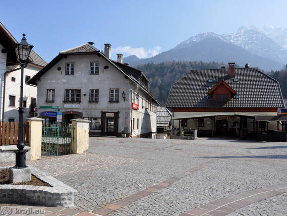 People's House and guest house Cvitar