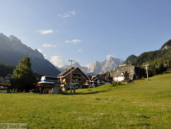 Pogled na Vitranško cesto s smučišča