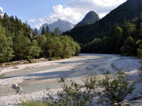 Pišnica v bližini Kranjske Gore ob cesti proti Vršiču