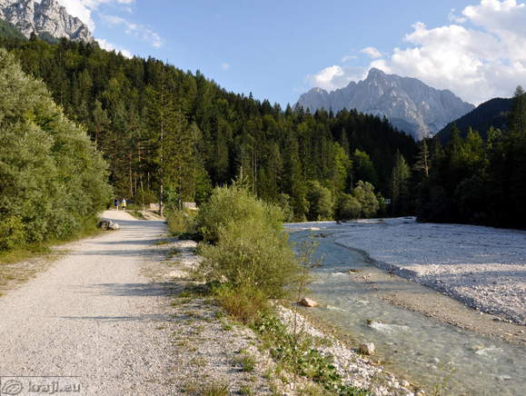 Peš pot ob potoku Velika Pišnica