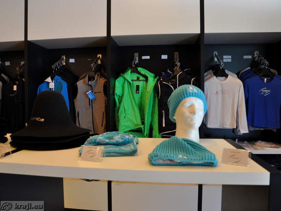 Clothes, caps Clothes, caps