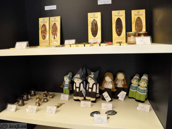 Chocolates, dolls Chocolates, dolls