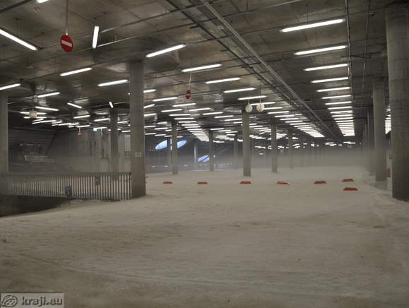 Indoor cross country course